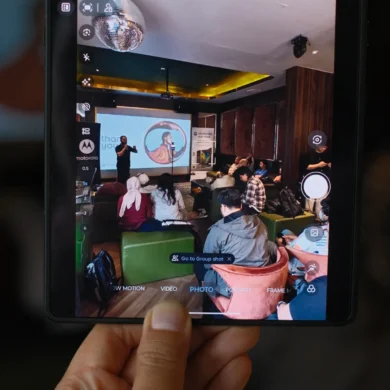 Memotret dengan kamera MOtorola Razr Fold