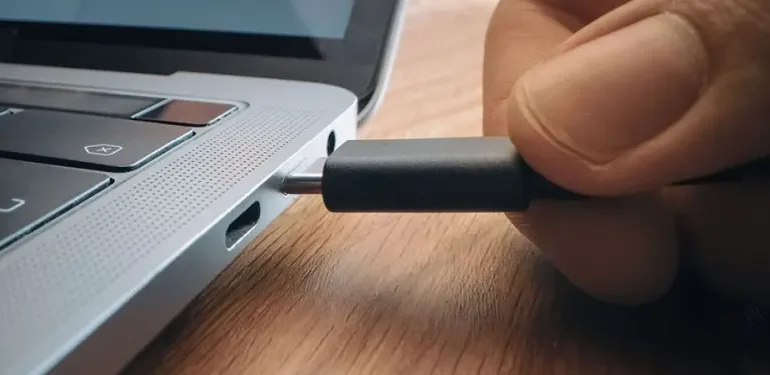 thunderbolt 5 Kingston thunderbolt 5 (Kingston)