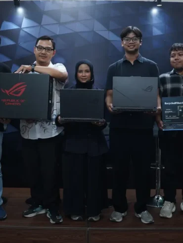Prosesi Penyerahan Laptop Asus ke ITB NVIDIA RTX Day