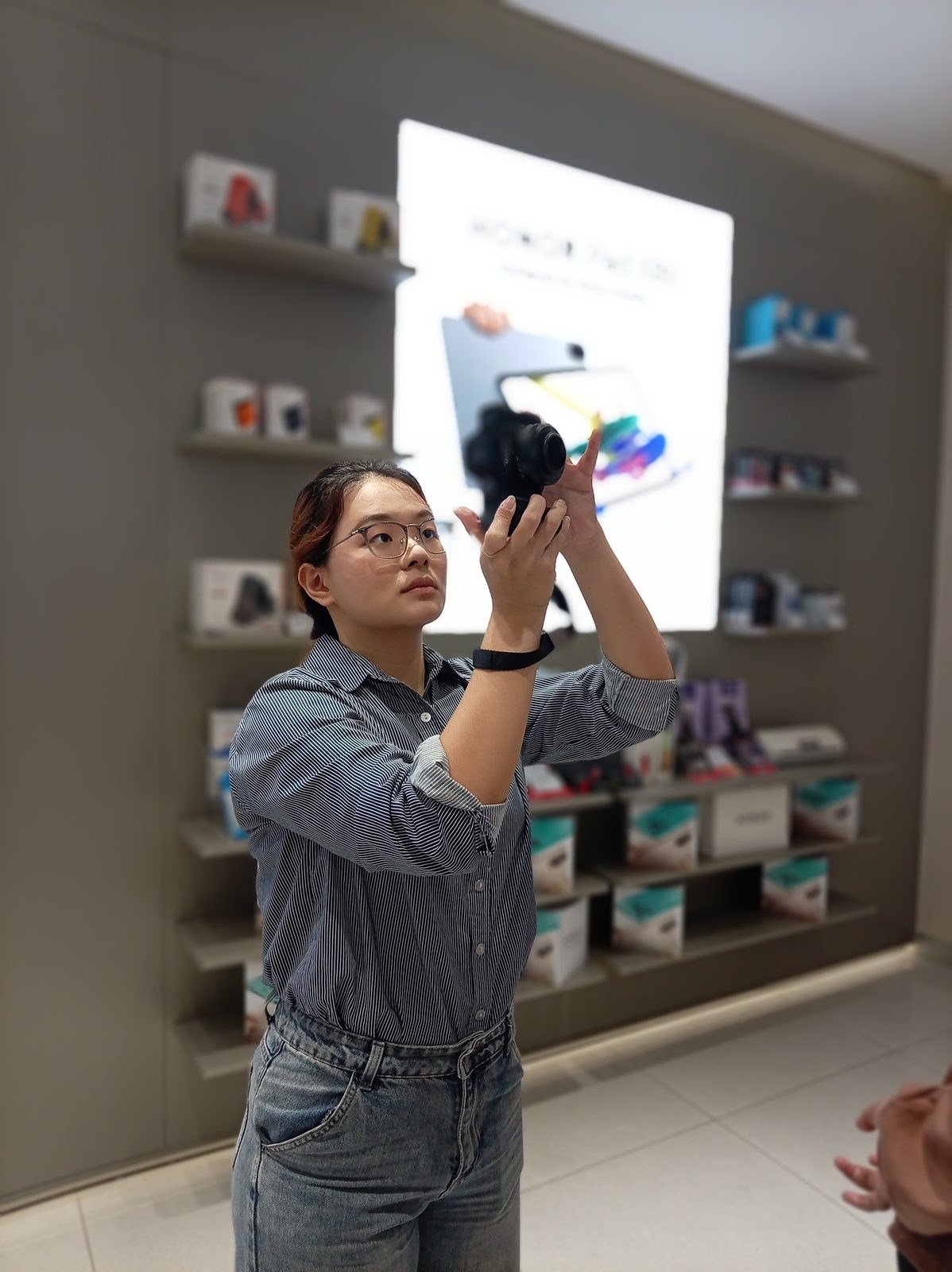 55298797195 Honor X6c - mode Portrait, efek bokeh cukup halus