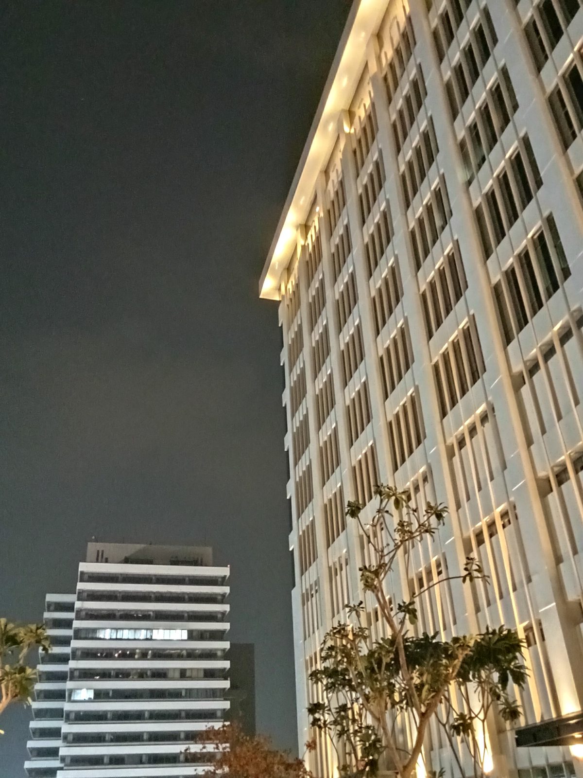 52163573062 Night Mode (1)