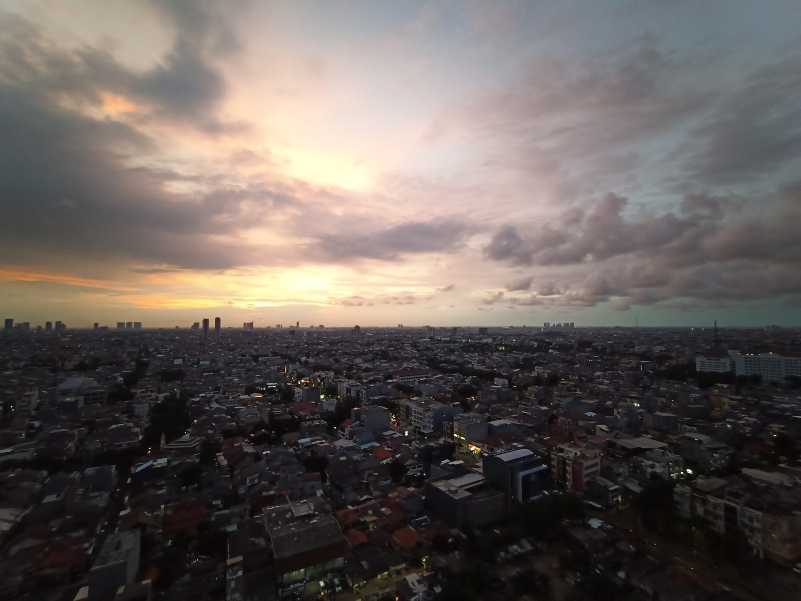ultra wide HDR