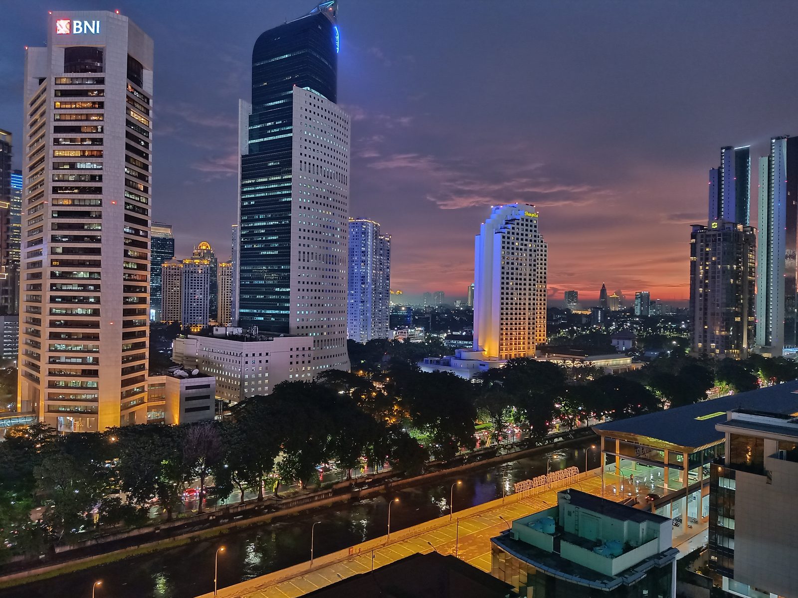 47503929122 OPPO F11 - Foto 1