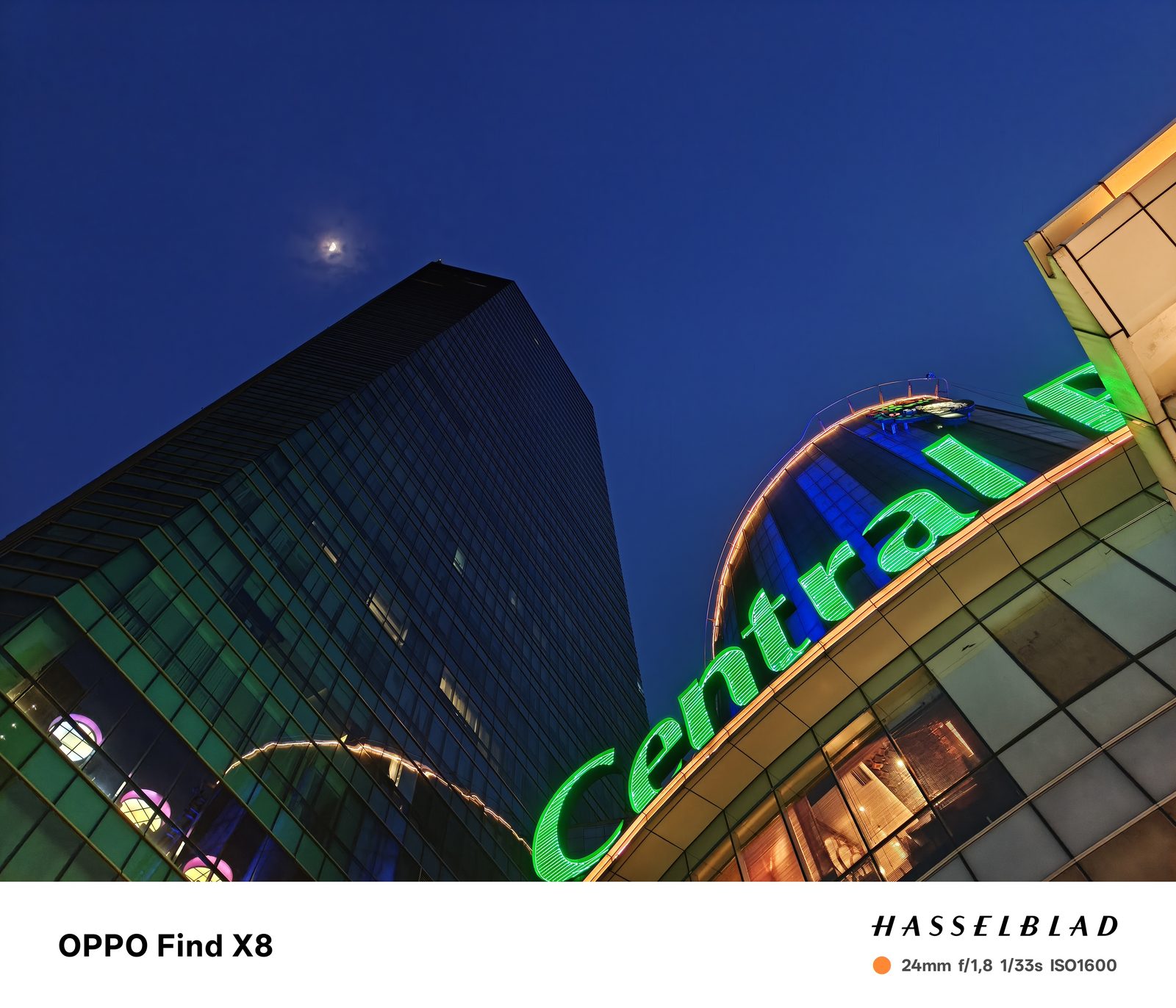 54130068136 OPPO Find X8 - Foto 6