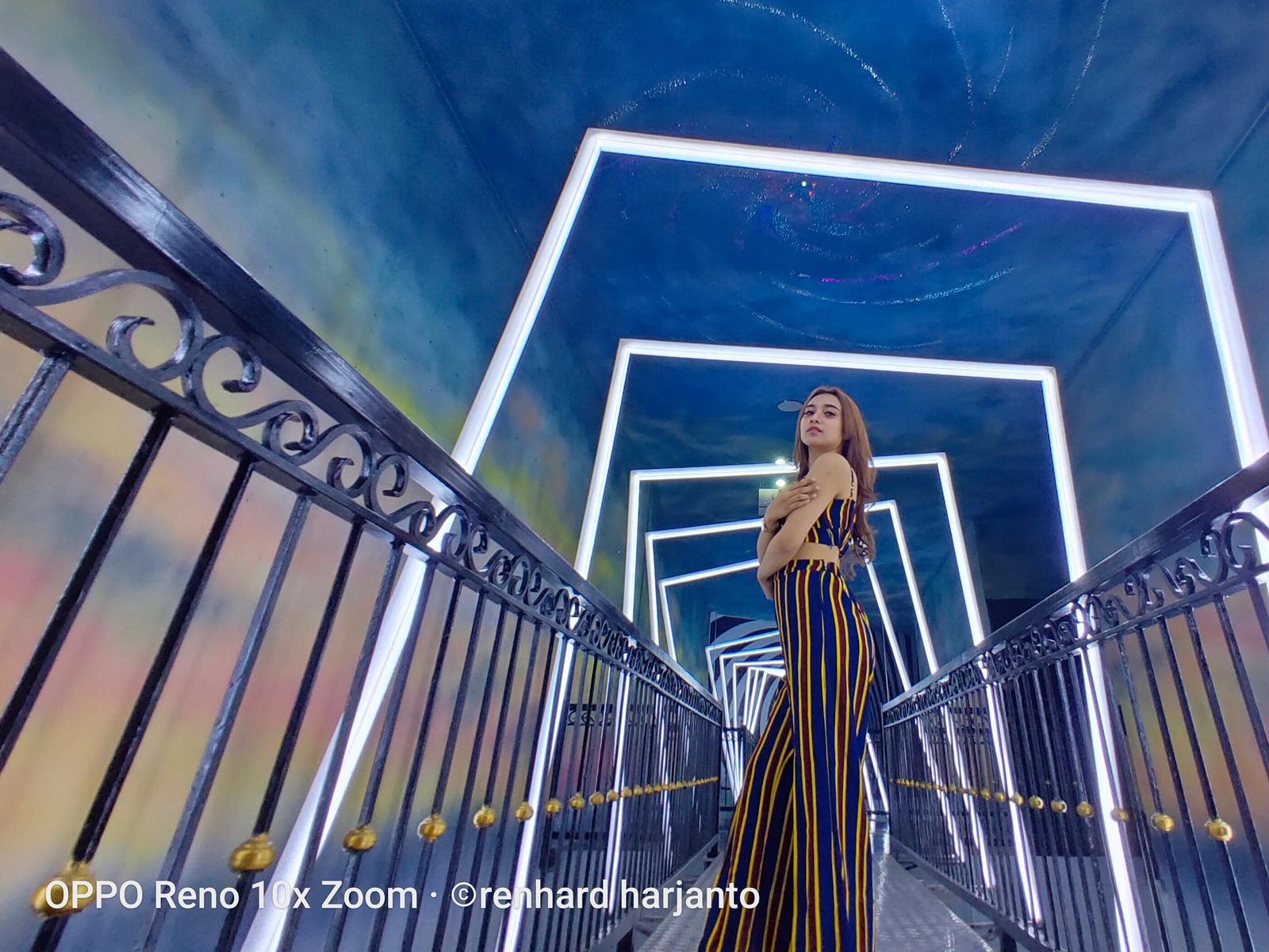 48356100186 OPPO Reno 10x Zoom Model Photoshoot - Foto 6