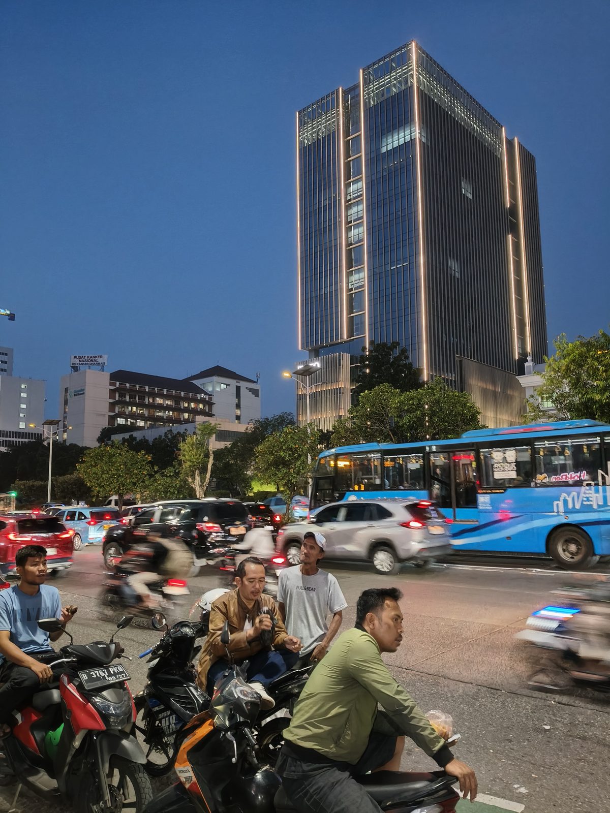 53877478751 OPPO Reno 12 5G - Foto 4
