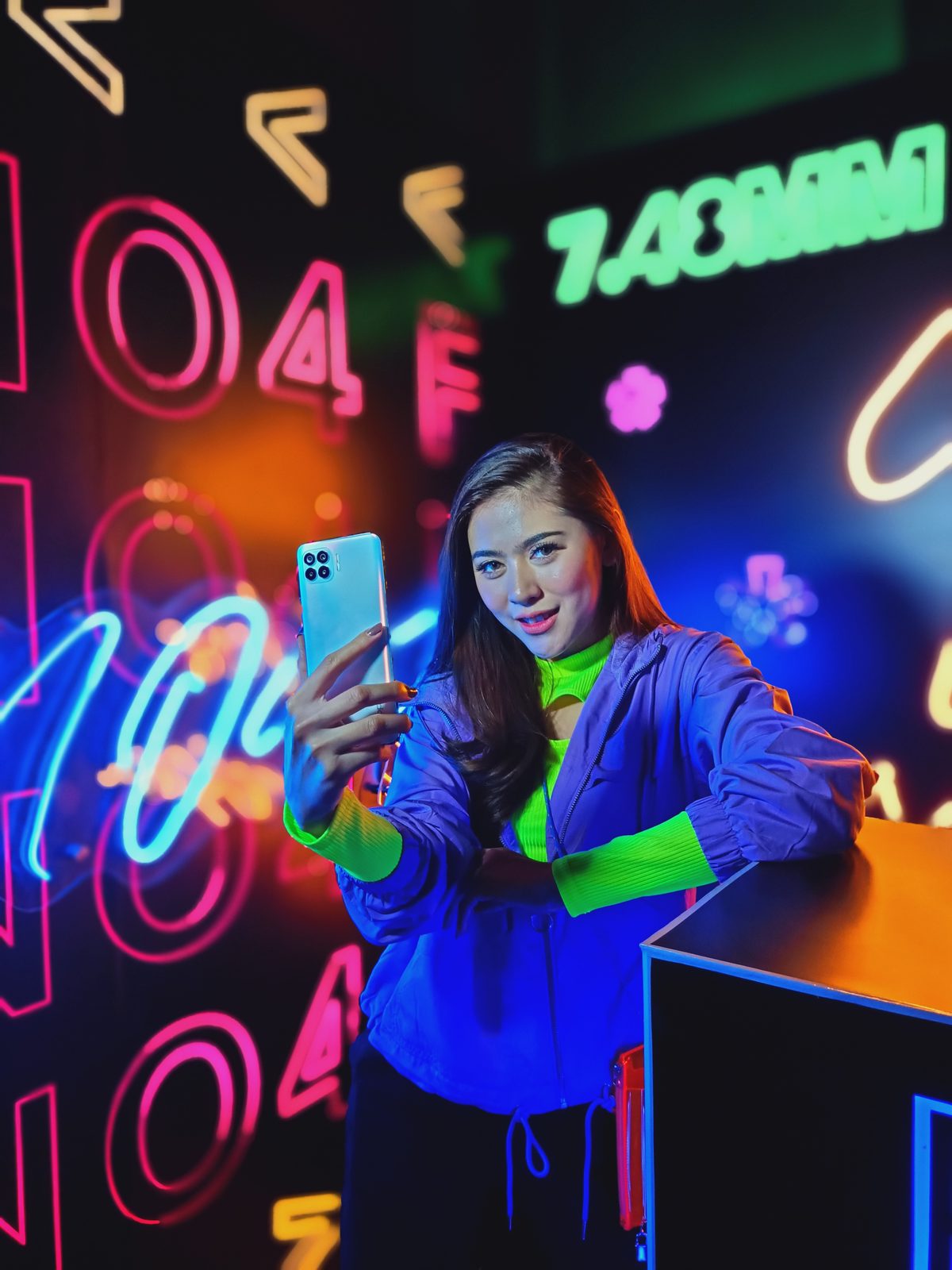 50431504211 AI Night Flare Portrait OPPO Reno4 F (2)