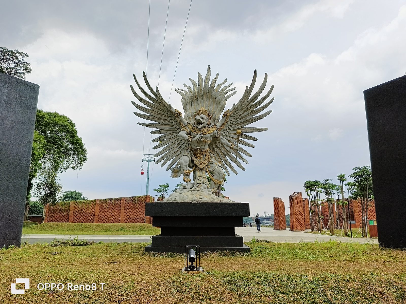52652399593 Foto 100 MP OPPO Reno8 T (2)