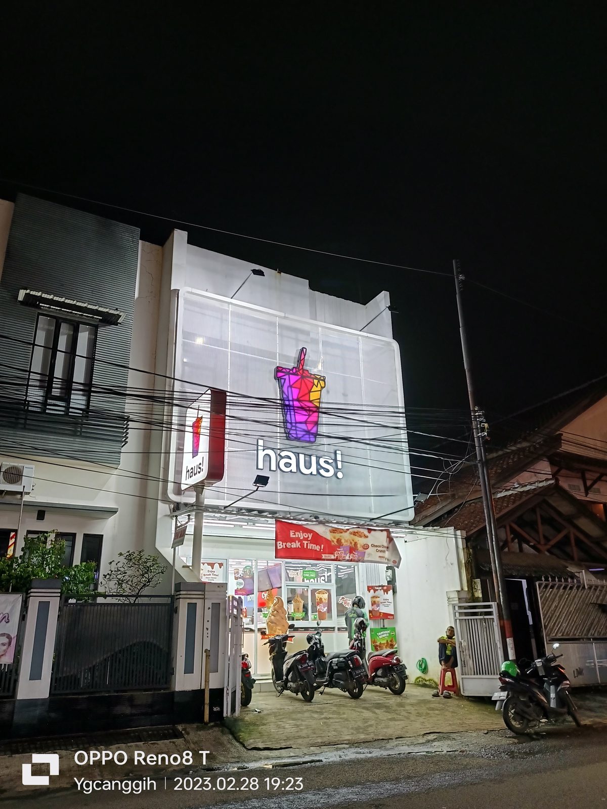 52717652405 Night Mode OPPO Reno8 T (3)