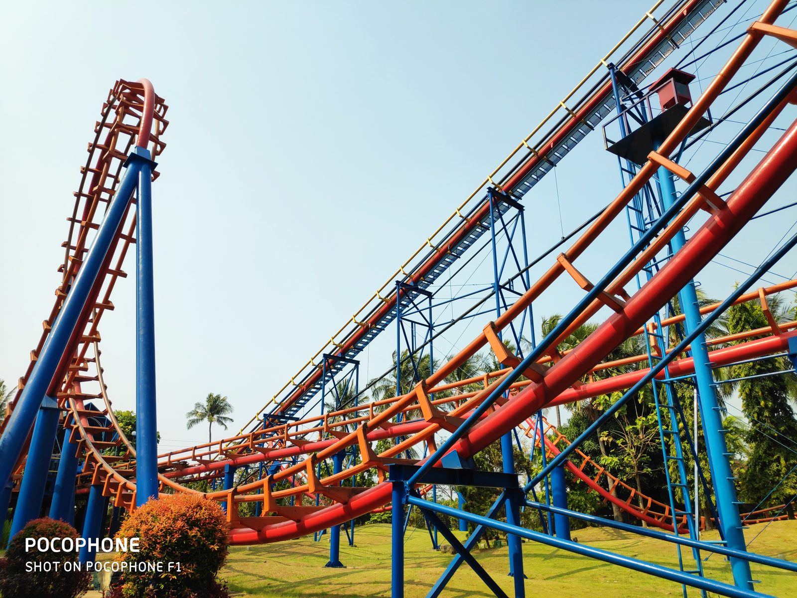43701829495 Hasil foto Xiaomi Pocophone F1 (5)