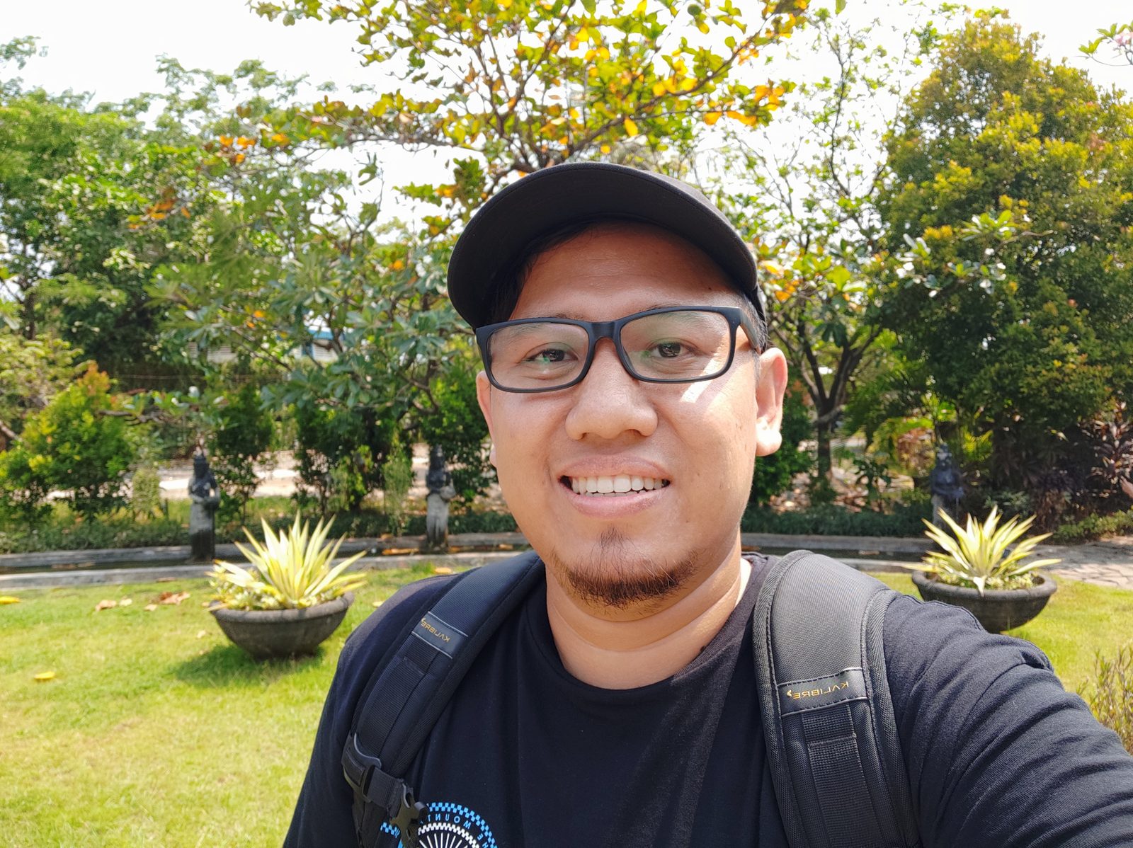 44561070672 Hasil foto Xiaomi Pocophone F1 (2)