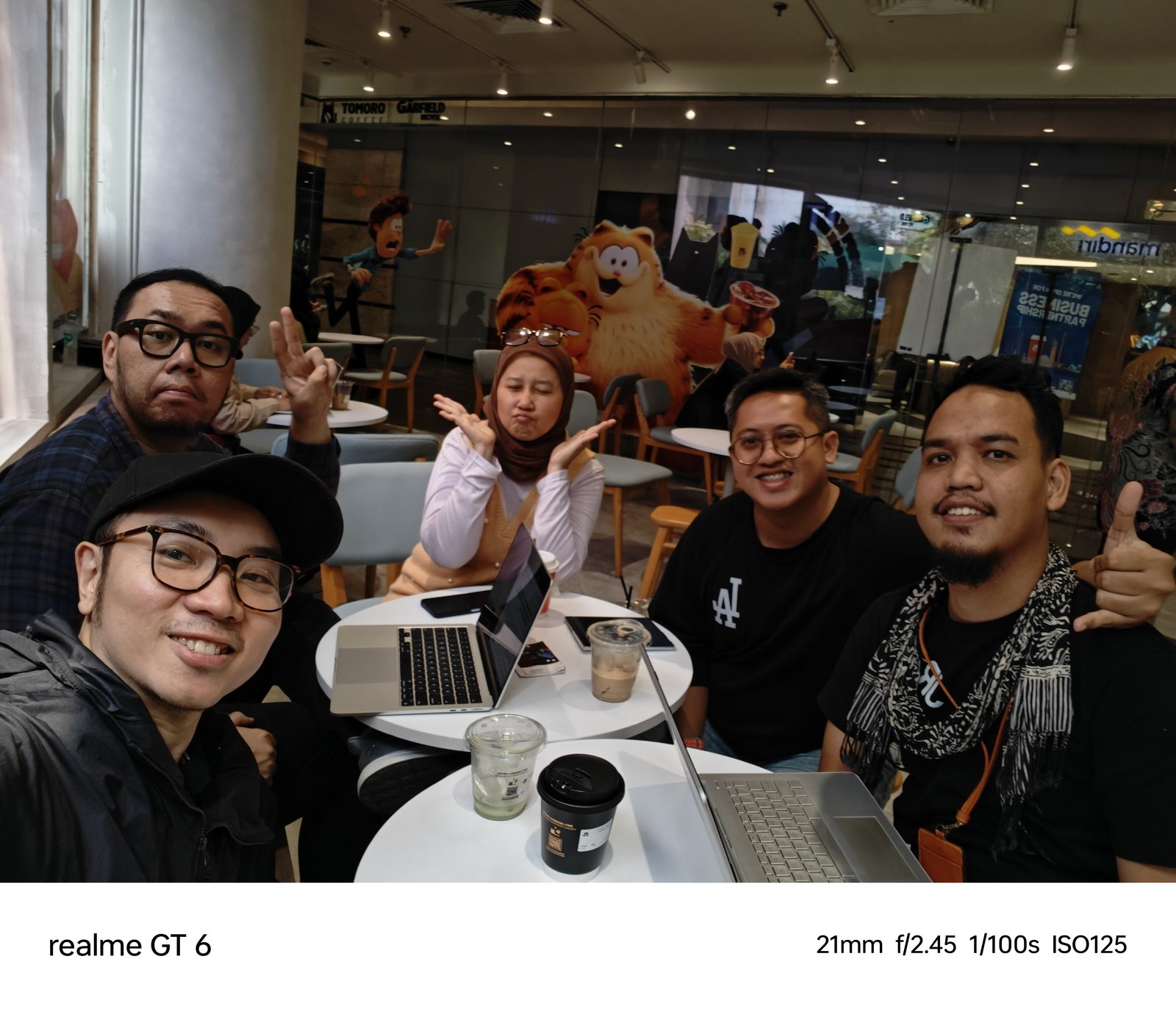 53904150561 realme GT 6 - Foto 30