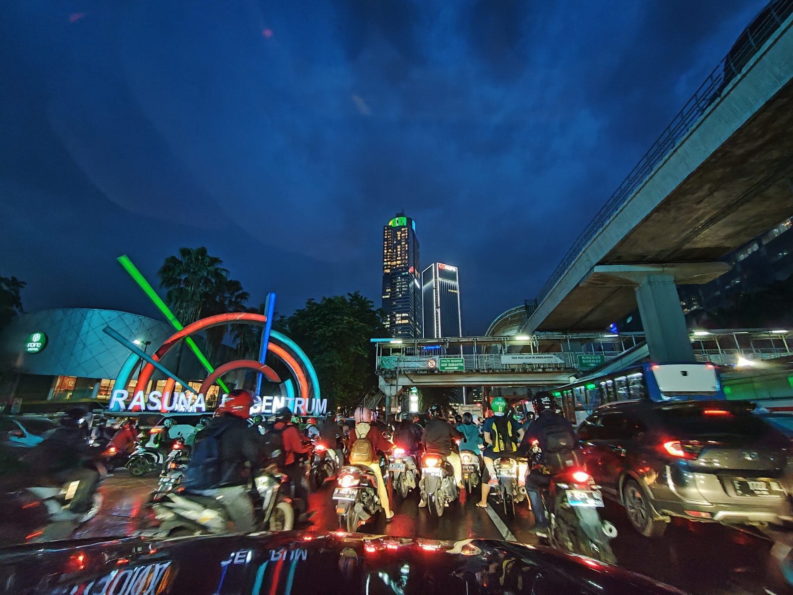 51684090134 ultra wide night mode