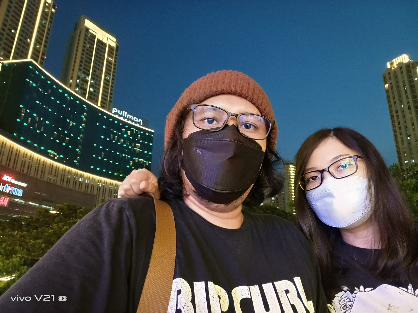 51243924141 Selfie Night Mode vivo V21 5G