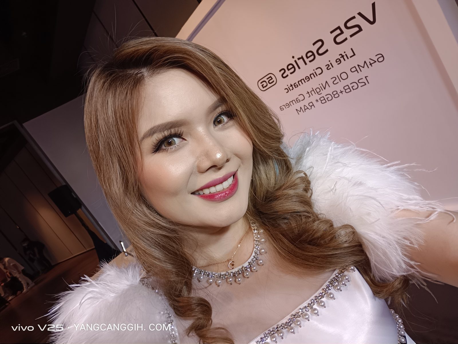52350838559 selfie Vivo V25