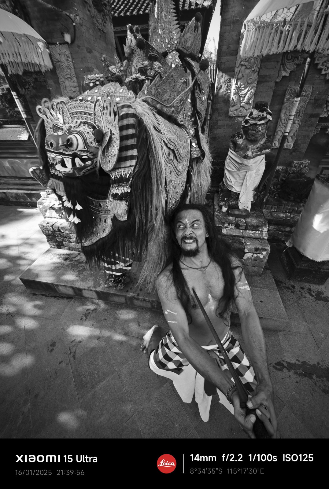 54374372107 BW ultrawide expression