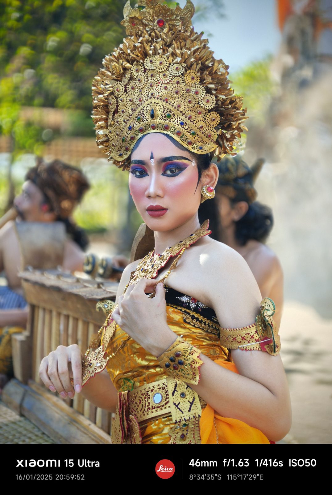 54375248646 poirtrait samping senyum